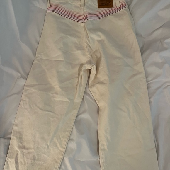 Levi's Off-White Jeans with Pink Stitching - Picture 6 of 6